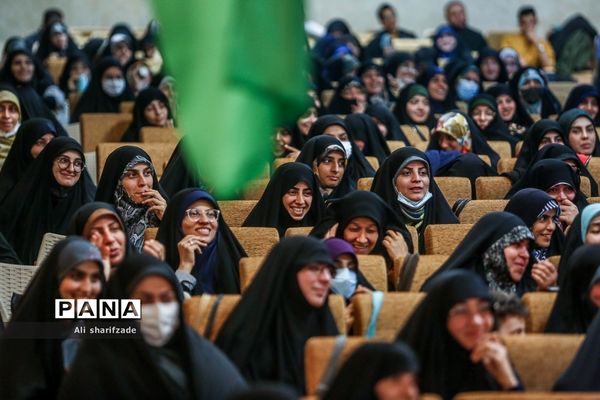 حضور علی بهادری جهرمی در همایش اتحادیه انجمن‌های اسلامی دانش‌آموزان