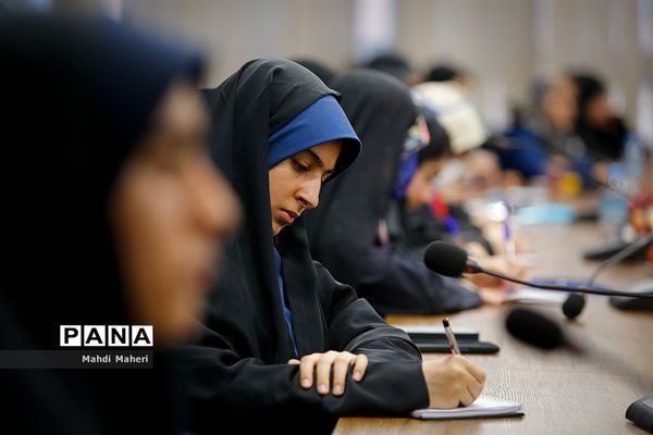 کارگاه روایتگری اردوهای دانش‌آموزی راهیان پیشرفت ایران اسلامی