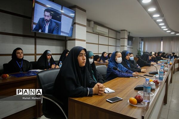 کارگاه روایتگری اردوهای دانش‌آموزی راهیان پیشرفت ایران اسلامی