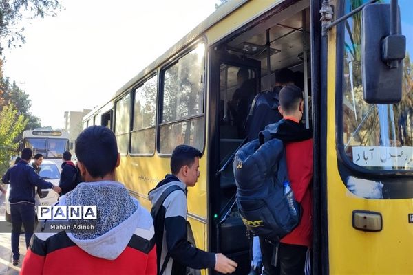 نشست صمیمی و اردوی تفریحی و تربیتی فرماندهان واحدهای بسیج دانش‌آموزی شهرستان رباط‌کریم و پرند در اردوگاه شهید‌باهنر