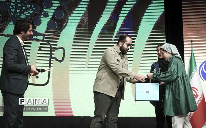 بچه‌های ایرانی باید در آثار هنری، شخصیت‌ها و قهرمانان ایرانی داشته باشند