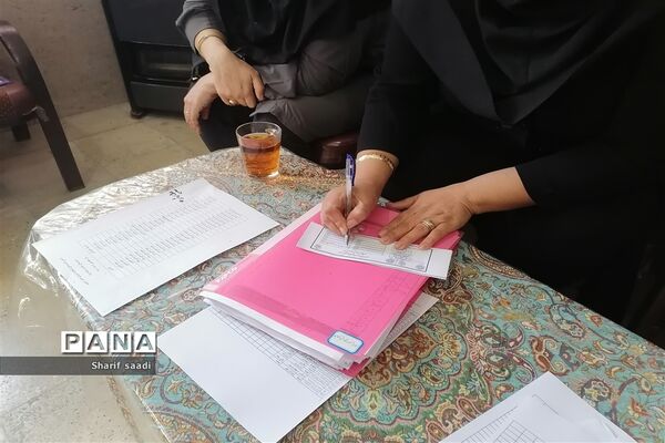 شورای دانش‌آموزی در دبیرستان دخترانه حضرت رقیه