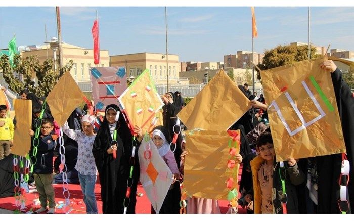 جشن آسمانی پرواز بادبادکها در قم