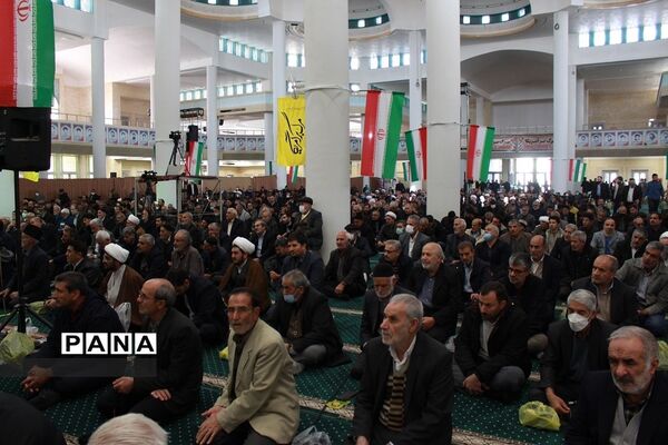 دیدار مردمی مدیرکل آموزش و پرورش استان در حاشیه نماز جمعه زنجان