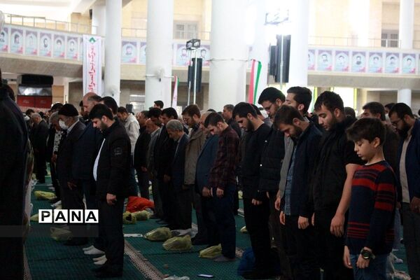 دیدار مردمی مدیرکل آموزش و پرورش استان در حاشیه نماز جمعه زنجان