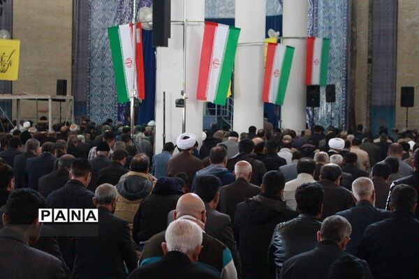 دیدار مردمی مدیرکل آموزش و پرورش استان در حاشیه نماز جمعه زنجان
