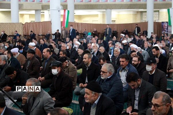 دیدار مردمی مدیرکل آموزش و پرورش استان در حاشیه نماز جمعه زنجان
