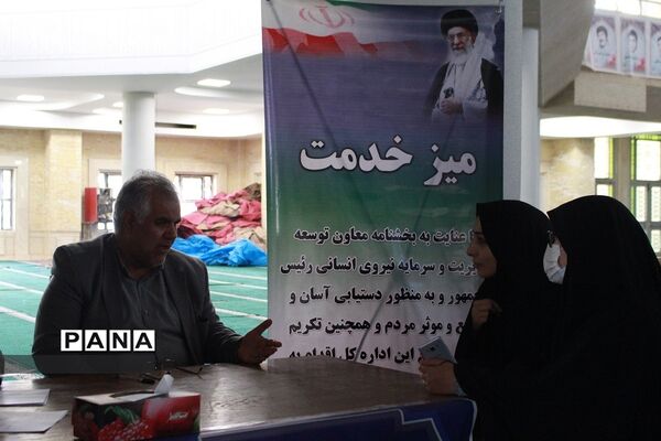 دیدار مردمی مدیرکل آموزش و پرورش استان در حاشیه نماز جمعه زنجان