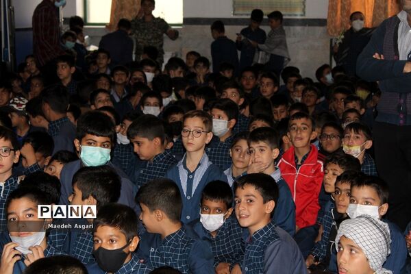 یادواره شهدا و تشییع شهید گمنام در مدرسه محمدی کاشانی قم
