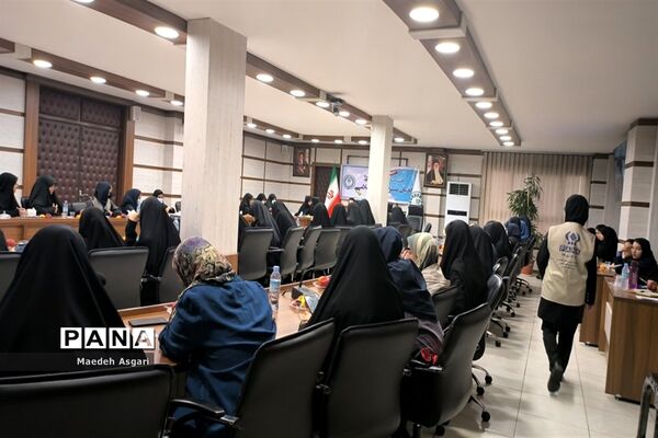 حضور منتخبان سازمان دانش‌آموزی قم در اردوی راهیان پیشرفت-1