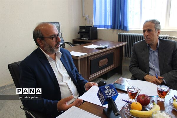 جلسه تدوین برنامه های راهبردی حوزه معاونت پرورشی در سازمان دانش آموزی کرمانشاه