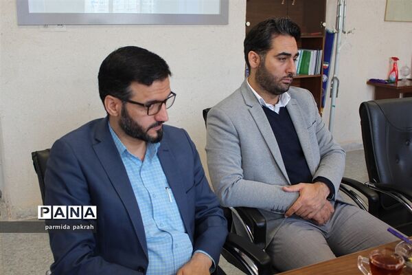 جلسه تدوین برنامه های راهبردی حوزه معاونت پرورشی در سازمان دانش آموزی کرمانشاه