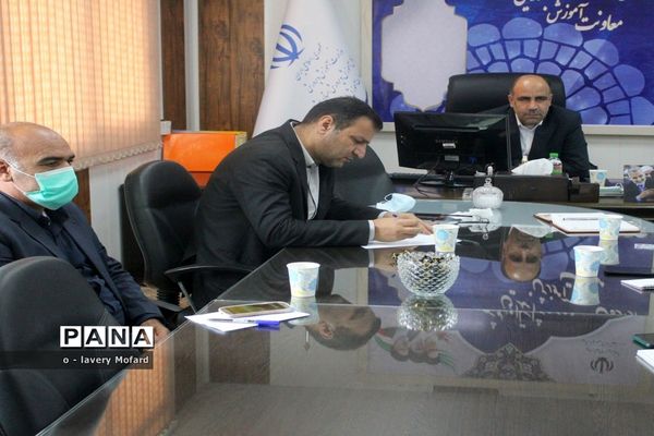 نشست تخصصی معاون آموزش ابتدایی اداره‌کل آموزش و پرورش استان بوشهر با شهرستان‌ها و مناطق