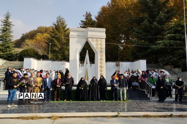 مراسم دعای ندبه مسئولان و دانش‌آموزان منطقه ۱۳
