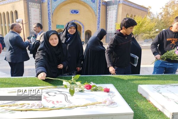 مراسم دعای ندبه مسئولان و دانش‌آموزان منطقه ۱۳