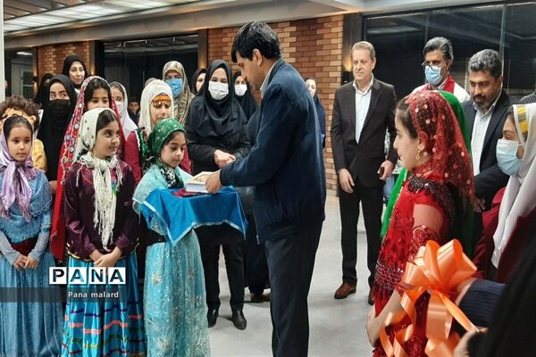افتتاح نمایشگاه کتاب در فرهنگسرای بعثت صفادشت