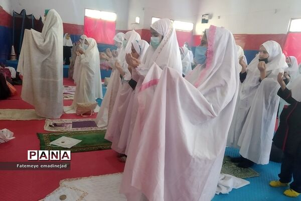 برگزاری نماز جماعت در مدارس رودهن