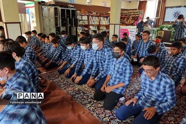 برگزاری نماز جماعت در مدارس رودهن