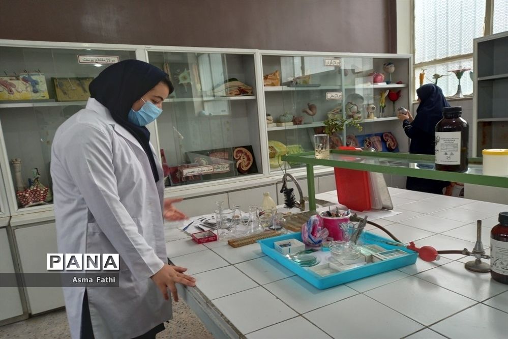 بازدید دانش‌آموزان دبیرستان علامه‌طباطبایی از پژوهش‌سرای رازی