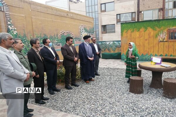 مراسم هفته کتابخوانی در دبستان علامه‌حلی