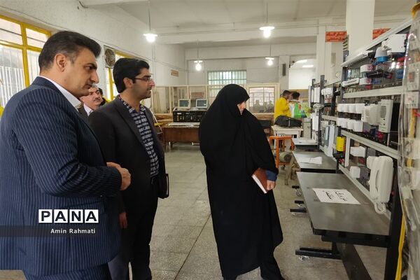 بازدید مدیر آموزش و پرورش ناحیه چهار شیراز از هنرستان ماندگار و نمونه دولتی طالقانی