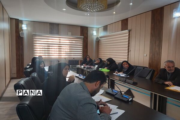 نشست هم‌اندیشی کارشناسان اداره فرهنگی و هنری استان البرز