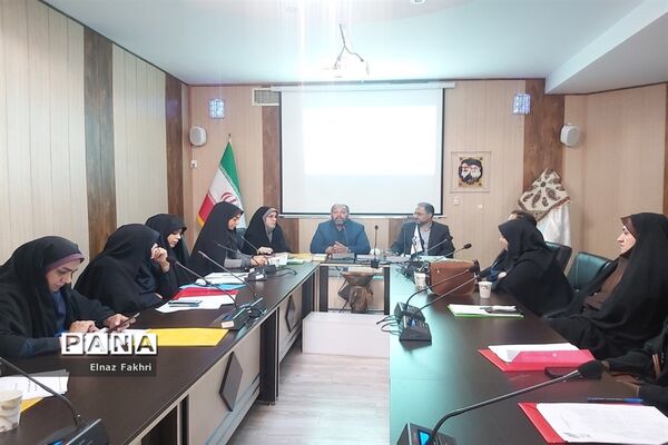نشست هم‌اندیشی کارشناسان اداره فرهنگی و هنری استان البرز