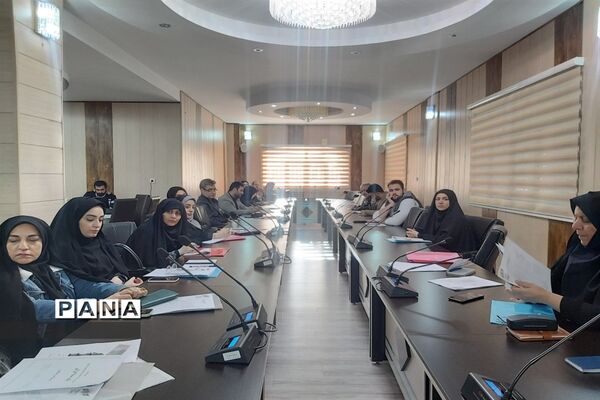 نشست هم‌اندیشی کارشناسان اداره فرهنگی و هنری استان البرز