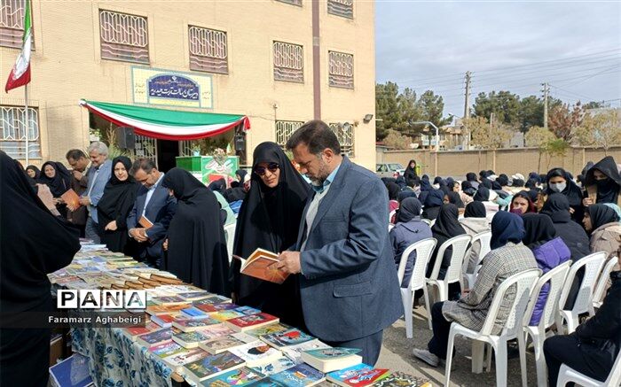 دانش‌آموزان مروج فرهنگ کتابخوانی در جامعه هستند