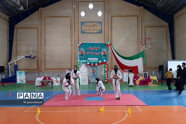 برگزاری المپیاد ورزشی درون مدرسه‌ای در دبیرستان مکتبی شهرستان بن