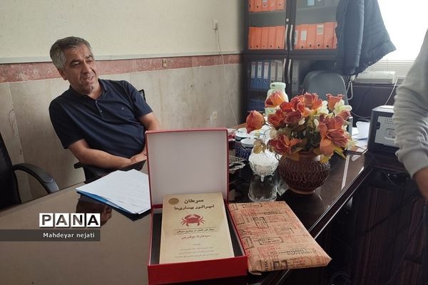 آیین هفته کتاب و کتابخوانی در دبیرستان استعدادهای درخشان شهید‌بهشتی رودهن