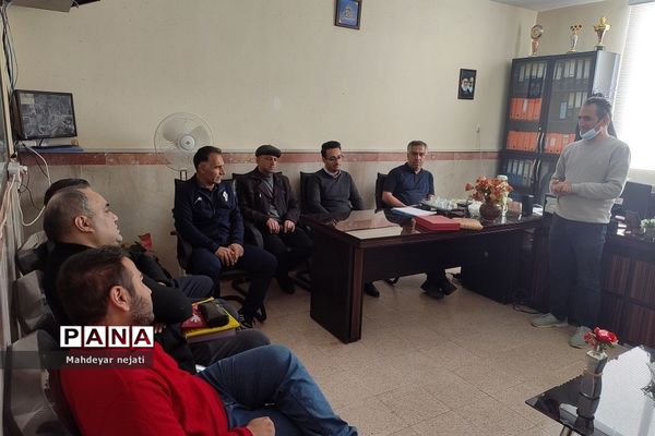 آیین هفته کتاب و کتابخوانی در دبیرستان استعدادهای درخشان شهید‌بهشتی رودهن