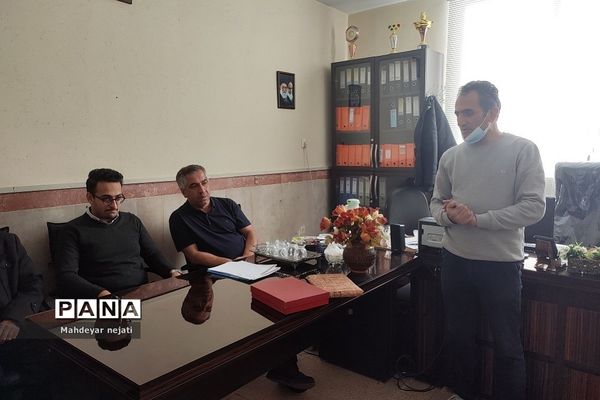 آیین هفته کتاب و کتابخوانی در دبیرستان استعدادهای درخشان شهید‌بهشتی رودهن