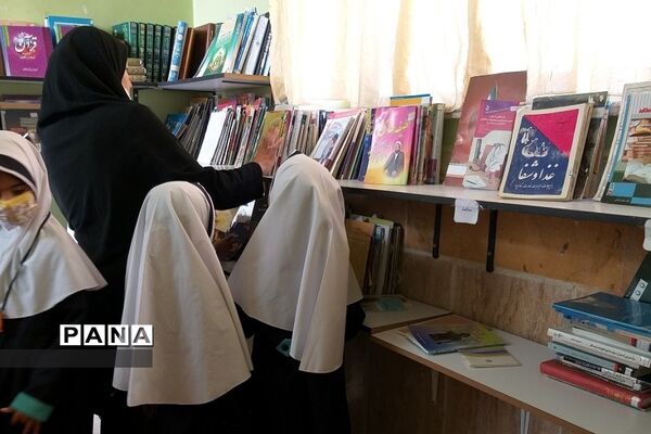 آغاز هفته کتاب و کتابخوانی در مدارس رودهن