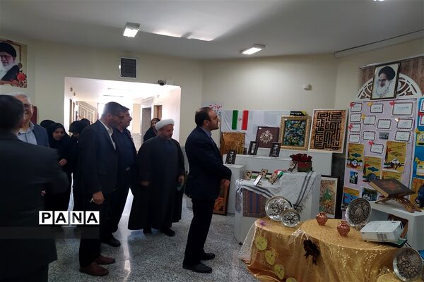 آیین نمادین انتخابات شورای دانش‌آموزی مدارس استان اصفهان در شهرستان خمینی شهر
