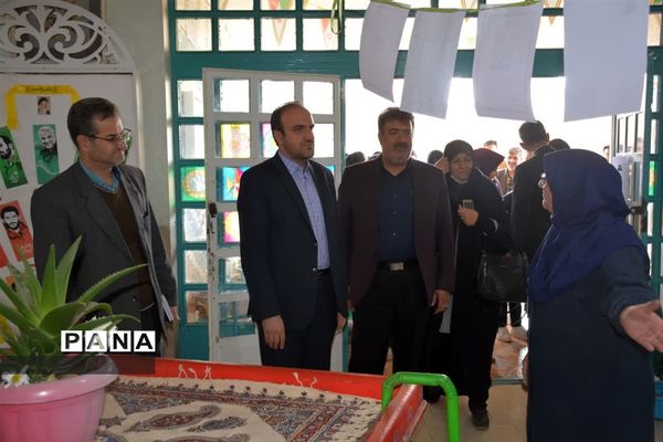 آیین نمادین انتخابات شورای دانش‌آموزی مدارس استان اصفهان در شهرستان خمینی شهر