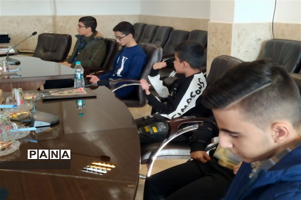 برگزاری جلسه مدیر سازمان دانش‌آموزی استان اصفهان با خبرنگاران خبرگزاری پانای شهرستان خمینی شهر