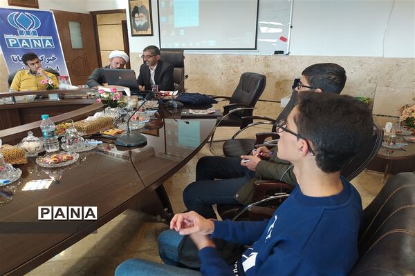 برگزاری جلسه مدیر سازمان دانش‌آموزی استان اصفهان با خبرنگاران خبرگزاری پانای شهرستان خمینی شهر