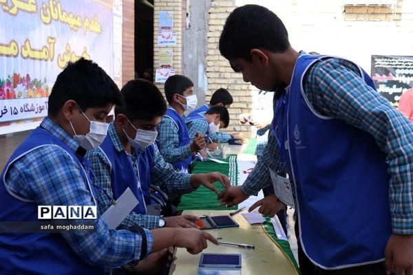 برگزاری انتخابات شورای دانش‌آموزی در دبستان ۱۵ خرداد شهر گله‌دار استان فارس