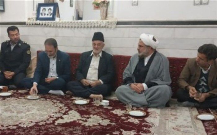 تجلیل از خانواده دانش‌آموز شهید «احمد علمداری» در قم