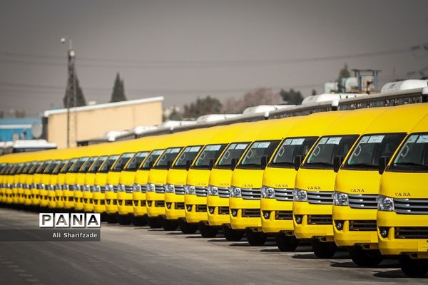 آیین واگذاری ۵۰۰ دستگاه اتوبوس شهری و ۵۰ بیل مکانیکی