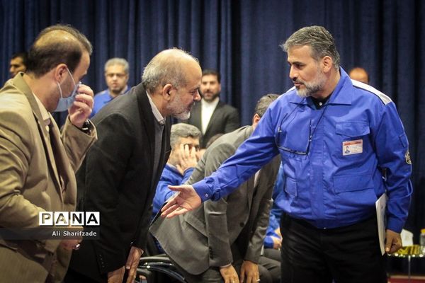 آیین واگذاری ۵۰۰ دستگاه اتوبوس شهری و ۵۰ بیل مکانیکی