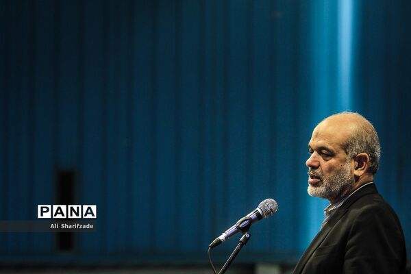 آیین واگذاری ۵۰۰ دستگاه اتوبوس شهری و ۵۰ بیل مکانیکی