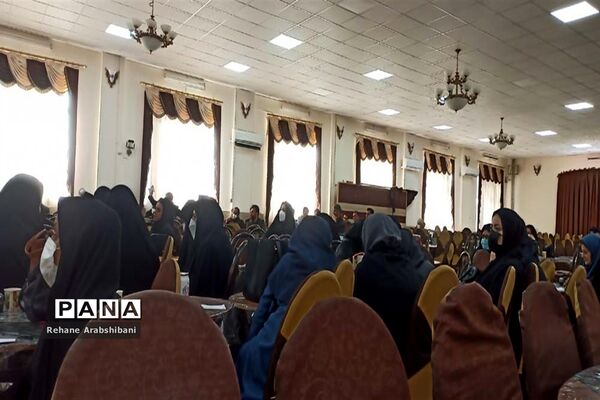 جلسه اداره سلامت و بهداشت اداره کل آموزش و پرورش فارس با مدیران  مدارس و مراقبان بهداشت‌ آباده
