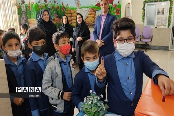 برگزاری انتخابات شورای دانش‌آموزی دبستان پسرانه اولیای شیرازی