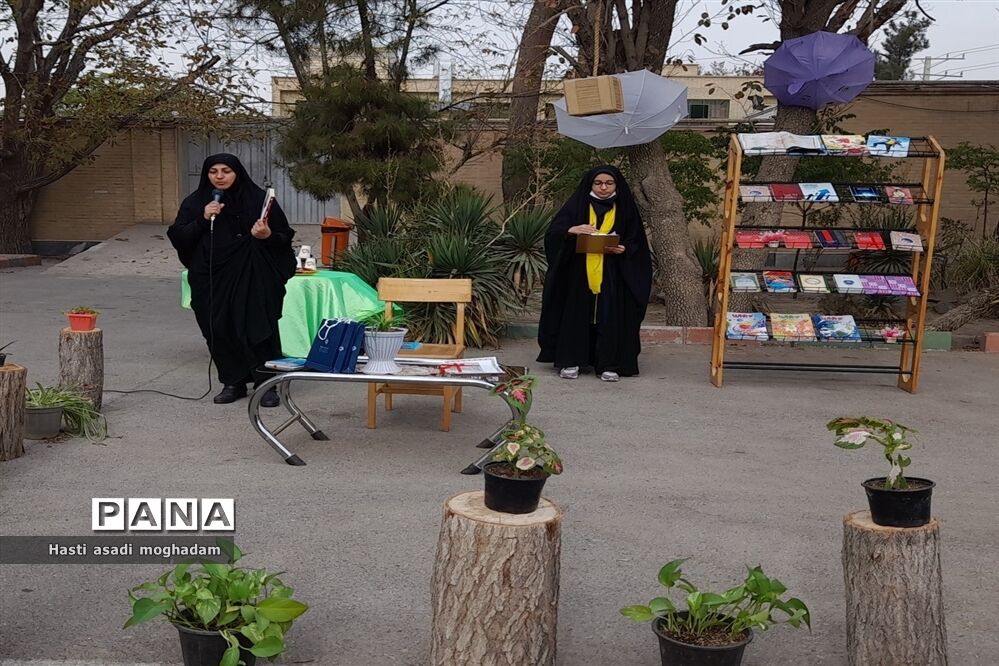 برگزاری اختتامیه کافه کتاب در دبیرستان فاطمیه ملارد