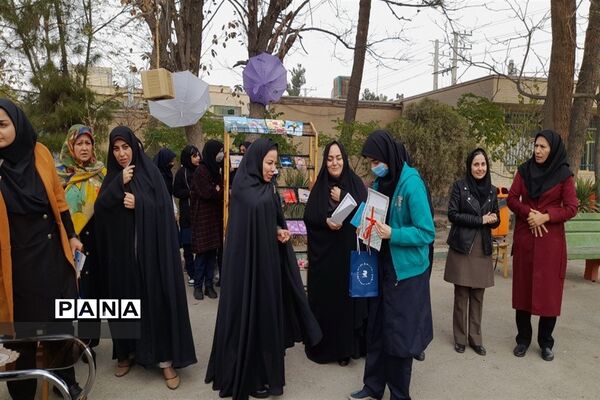 برگزاری اختتامیه کافه کتاب در دبیرستان فاطمیه ملارد
