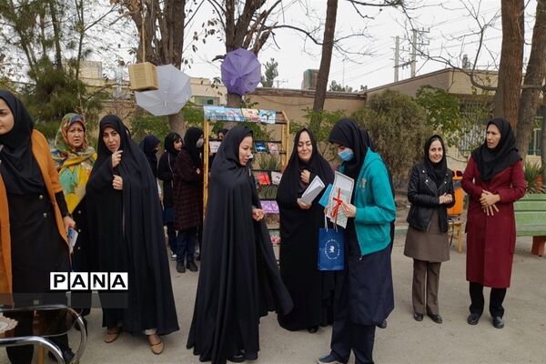 برگزاری اختتامیه کافه کتاب در دبیرستان فاطمیه ملارد
