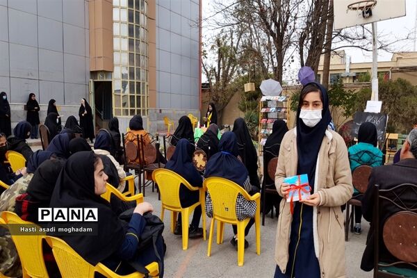 برگزاری اختتامیه کافه کتاب در دبیرستان فاطمیه ملارد