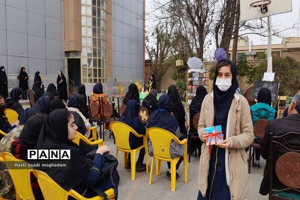 برگزاری اختتامیه کافه کتاب در دبیرستان فاطمیه ملارد